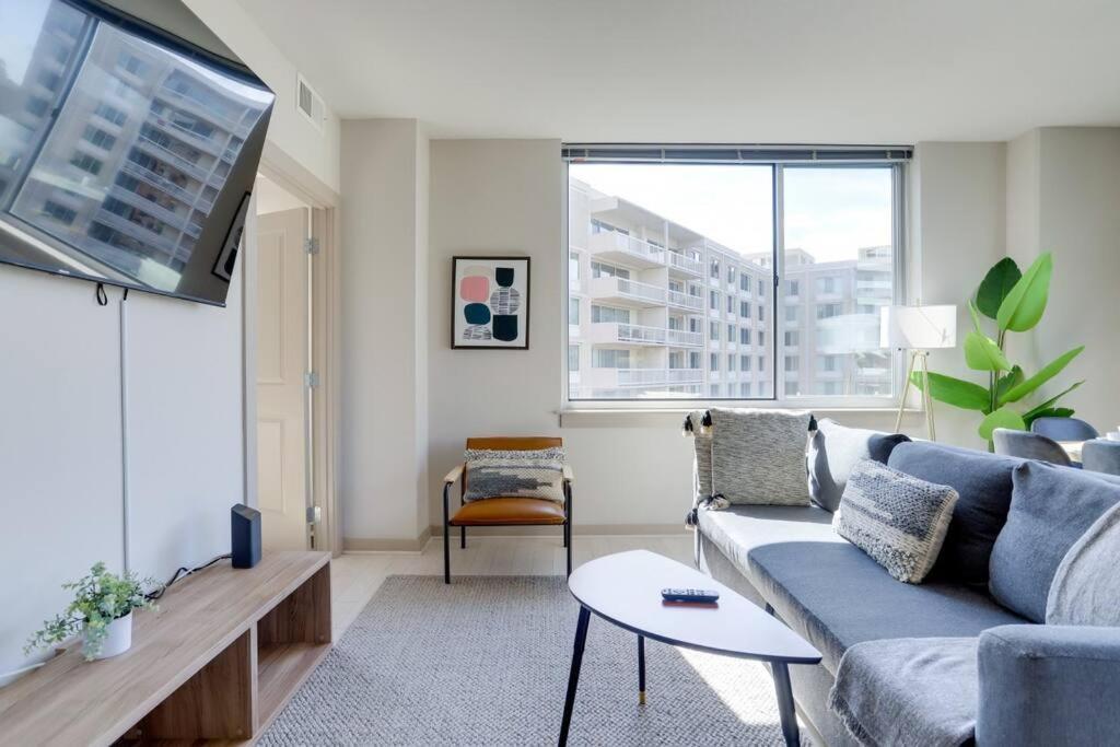 Amazing 2Br Apartment At Crystal City Arlington Exteriör bild