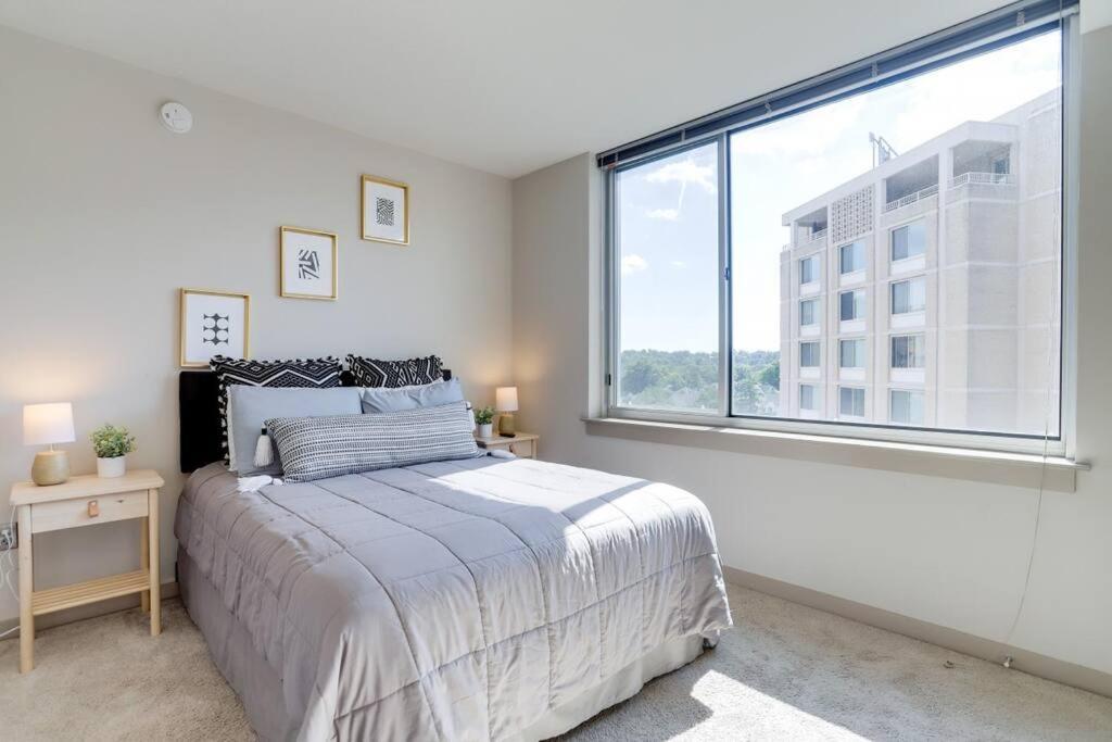 Amazing 2Br Apartment At Crystal City Arlington Exteriör bild