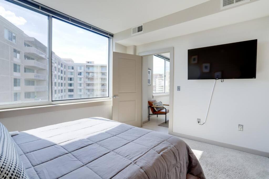 Amazing 2Br Apartment At Crystal City Arlington Exteriör bild