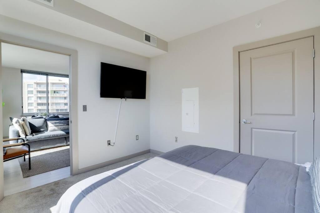 Amazing 2Br Apartment At Crystal City Arlington Exteriör bild