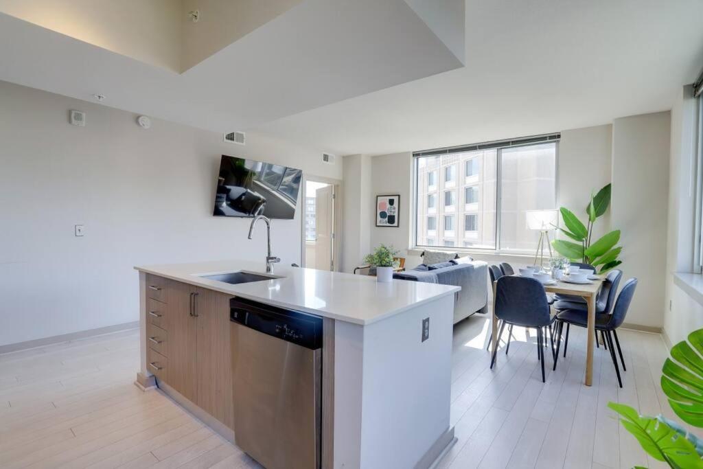 Amazing 2Br Apartment At Crystal City Arlington Exteriör bild